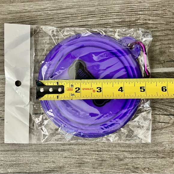 Ruff ‘N Ruffus Collapsable Food Water Bowl with Clip and Light Up Collar Charm - Picture 3 of 4